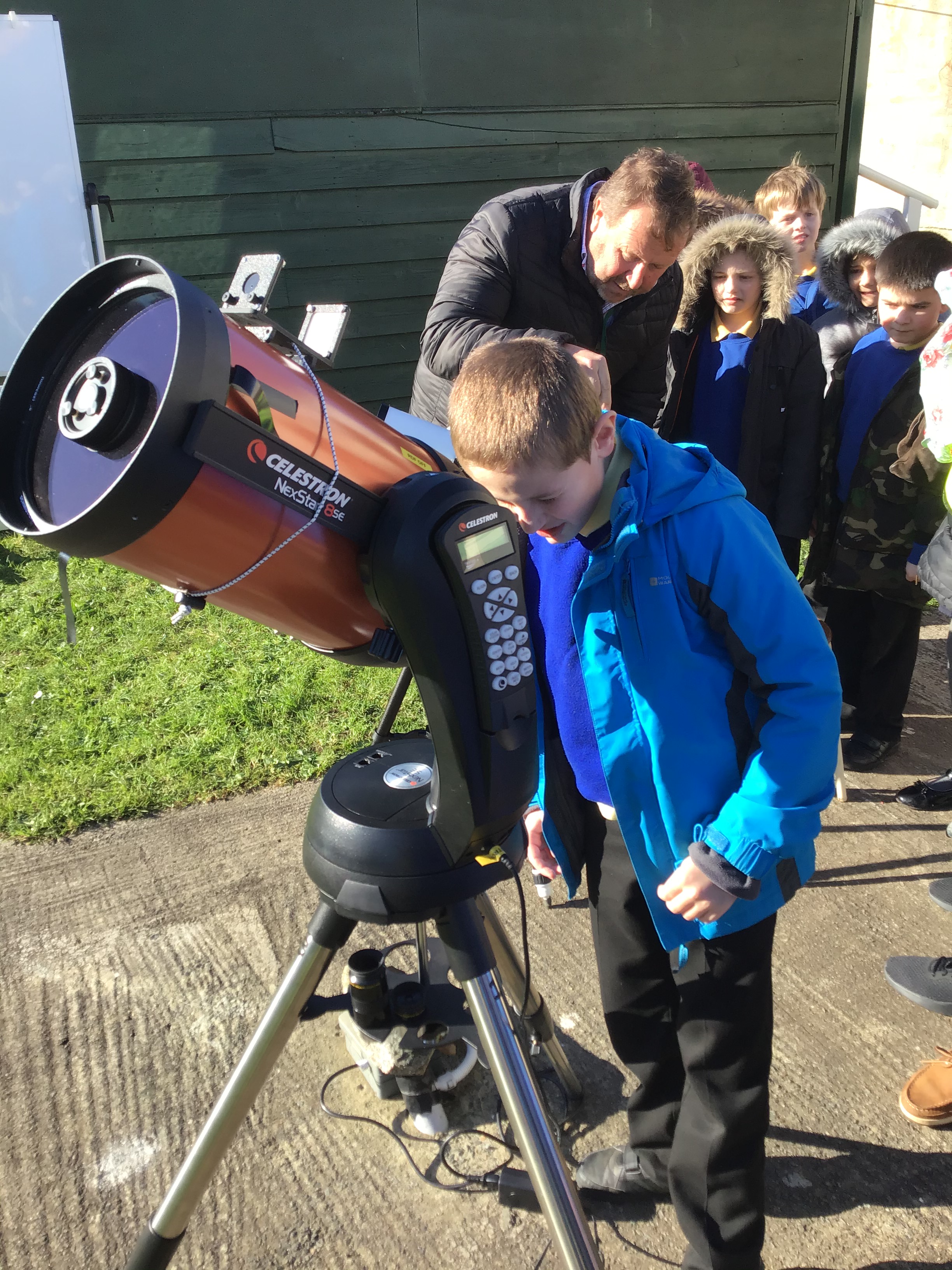 Student viewing the Venus